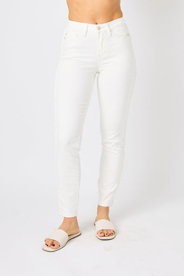 Judy Blue Mid Rise Braided Detail White Relaxed Fit Denim 88782