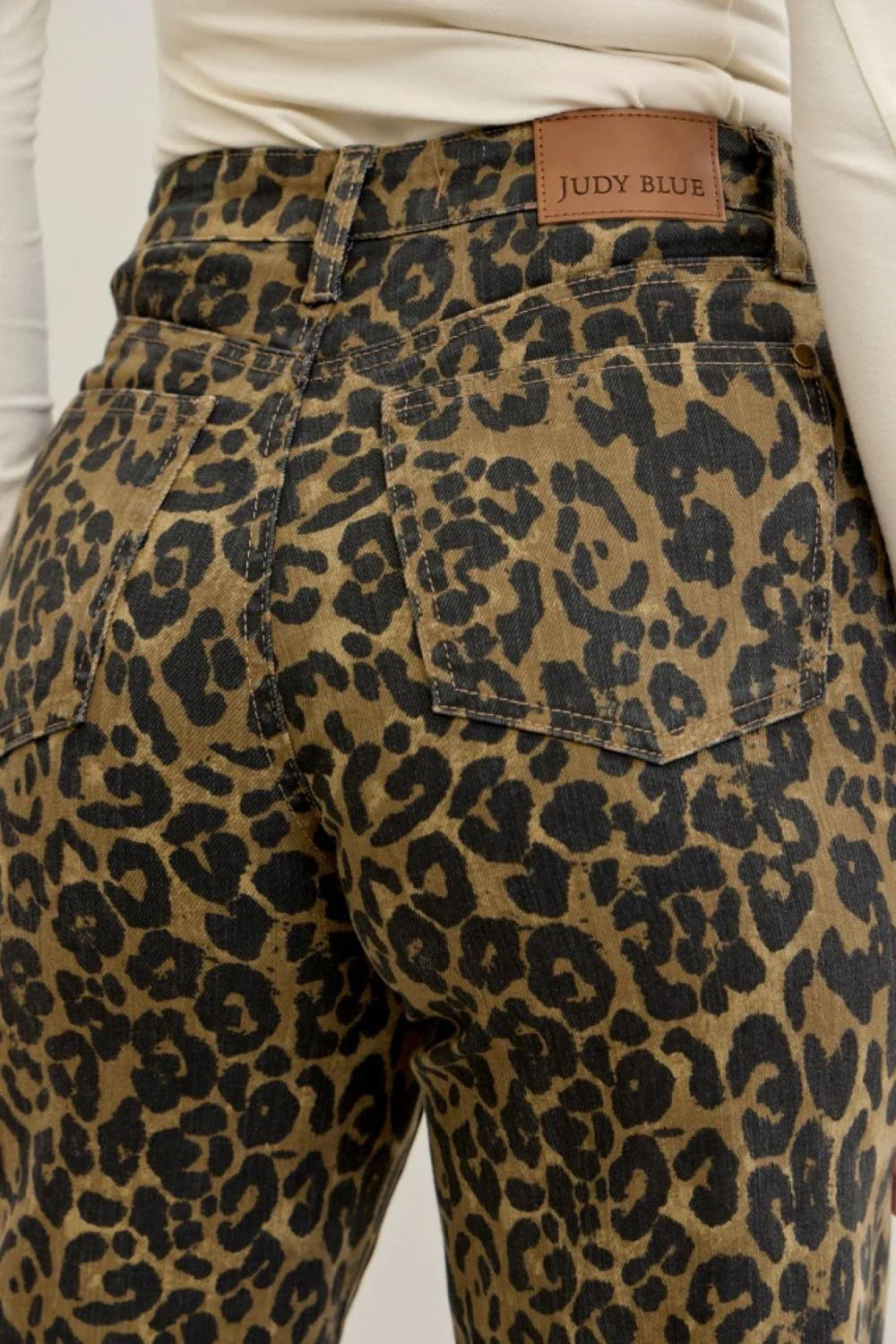 Judy Blue Full Run High Waist Retro Leopard Wide Leg Denim Jeans 881022