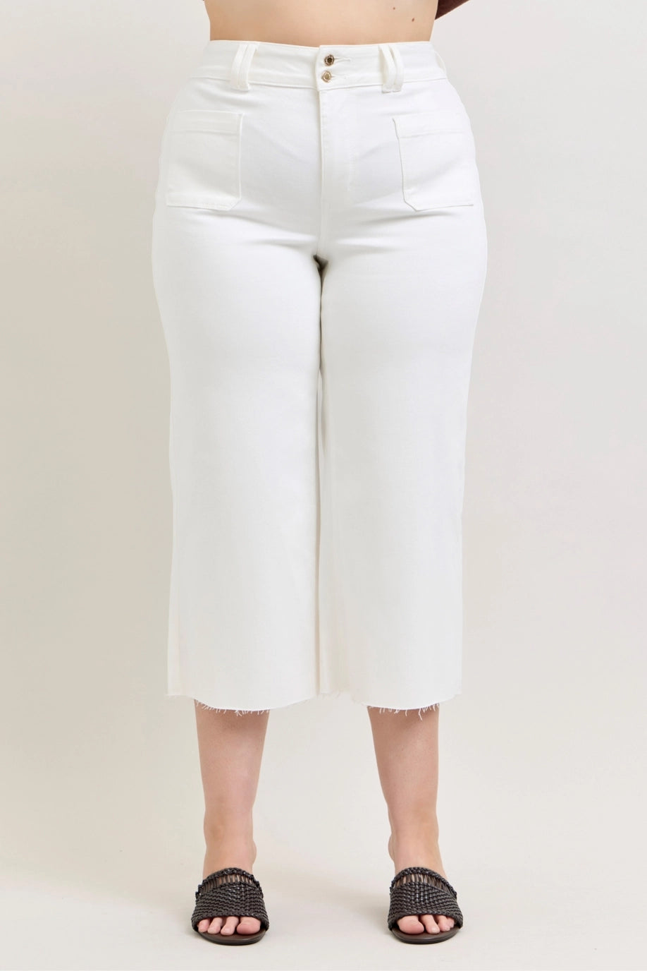 Judy Blue Wide Crop Front Patch Jeans Curvy 881077