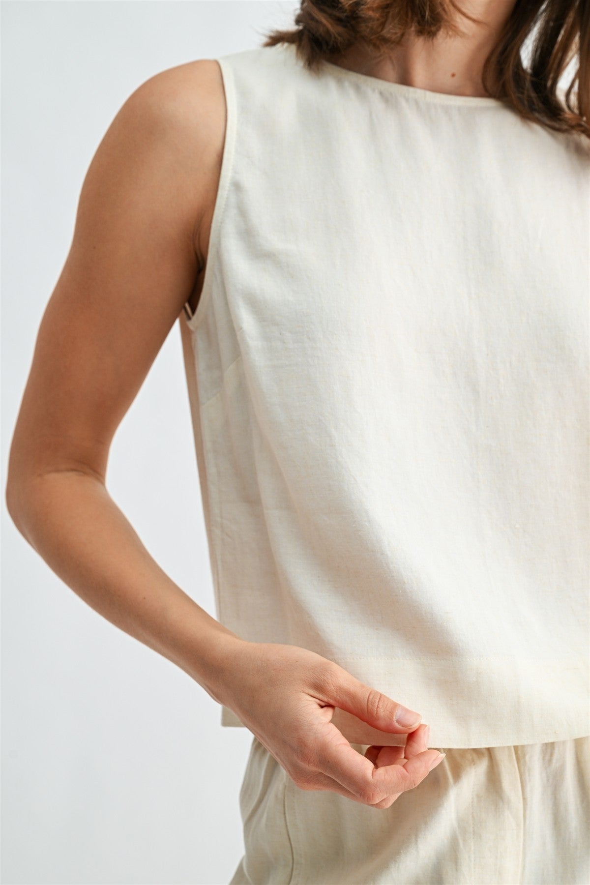 Lightweight beige linen top for summer outfit