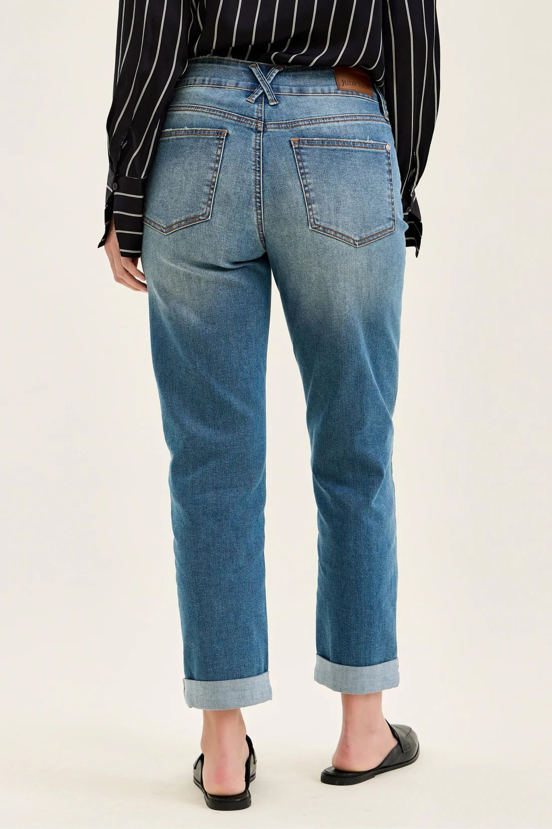 Judy Blue Mid Rise Double Button Cool Denim Boyfriend Jeans 881089