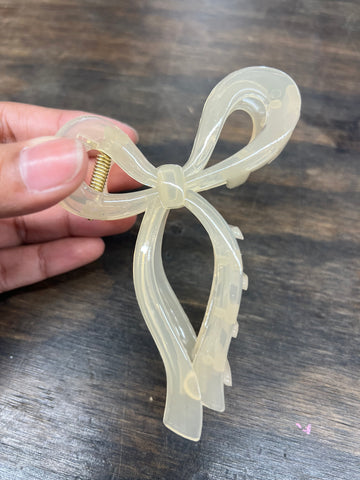 Plastic Bow Claw Clip