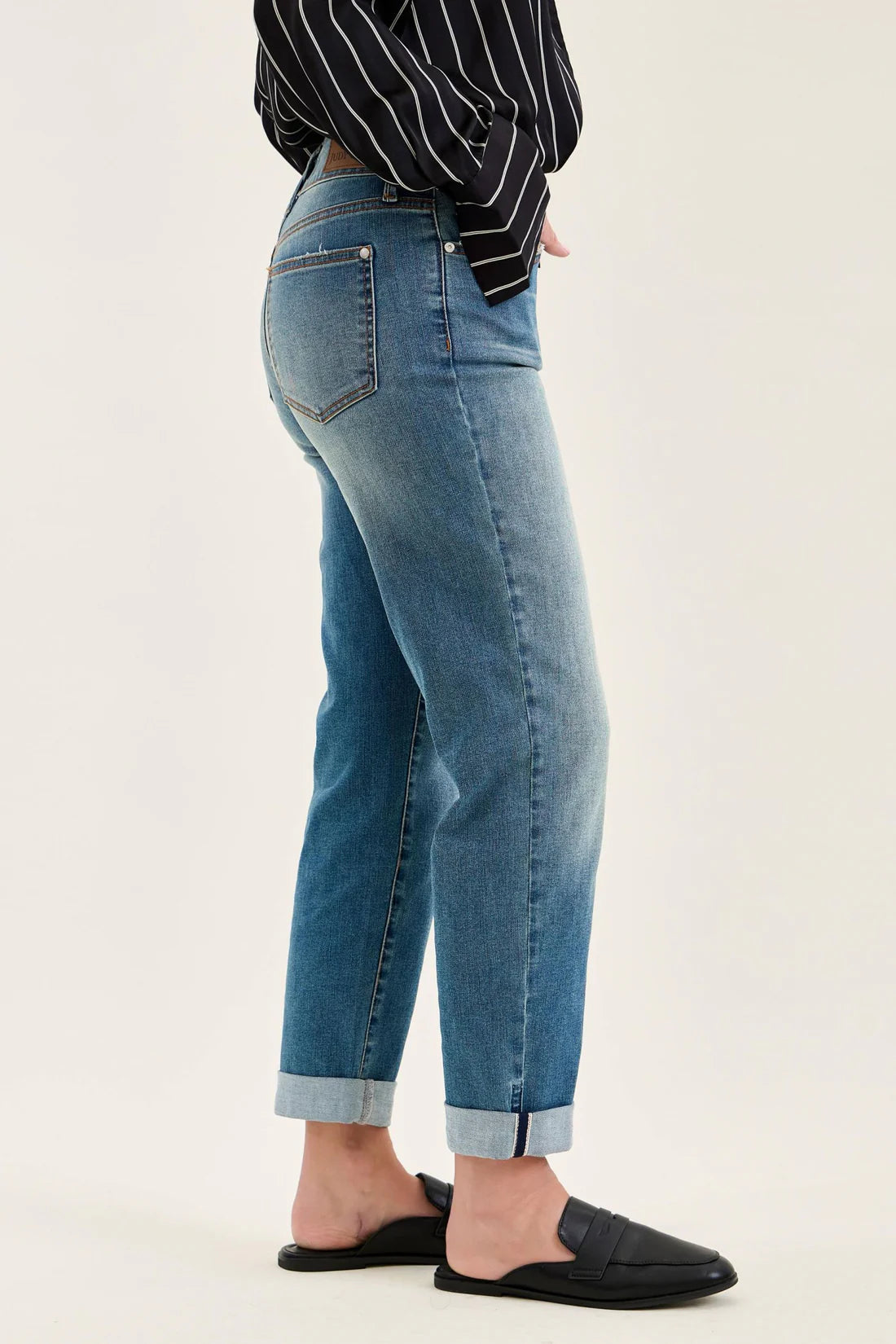 Judy Blue Mid Rise Double Button Cool Denim Boyfriend Jeans 881089