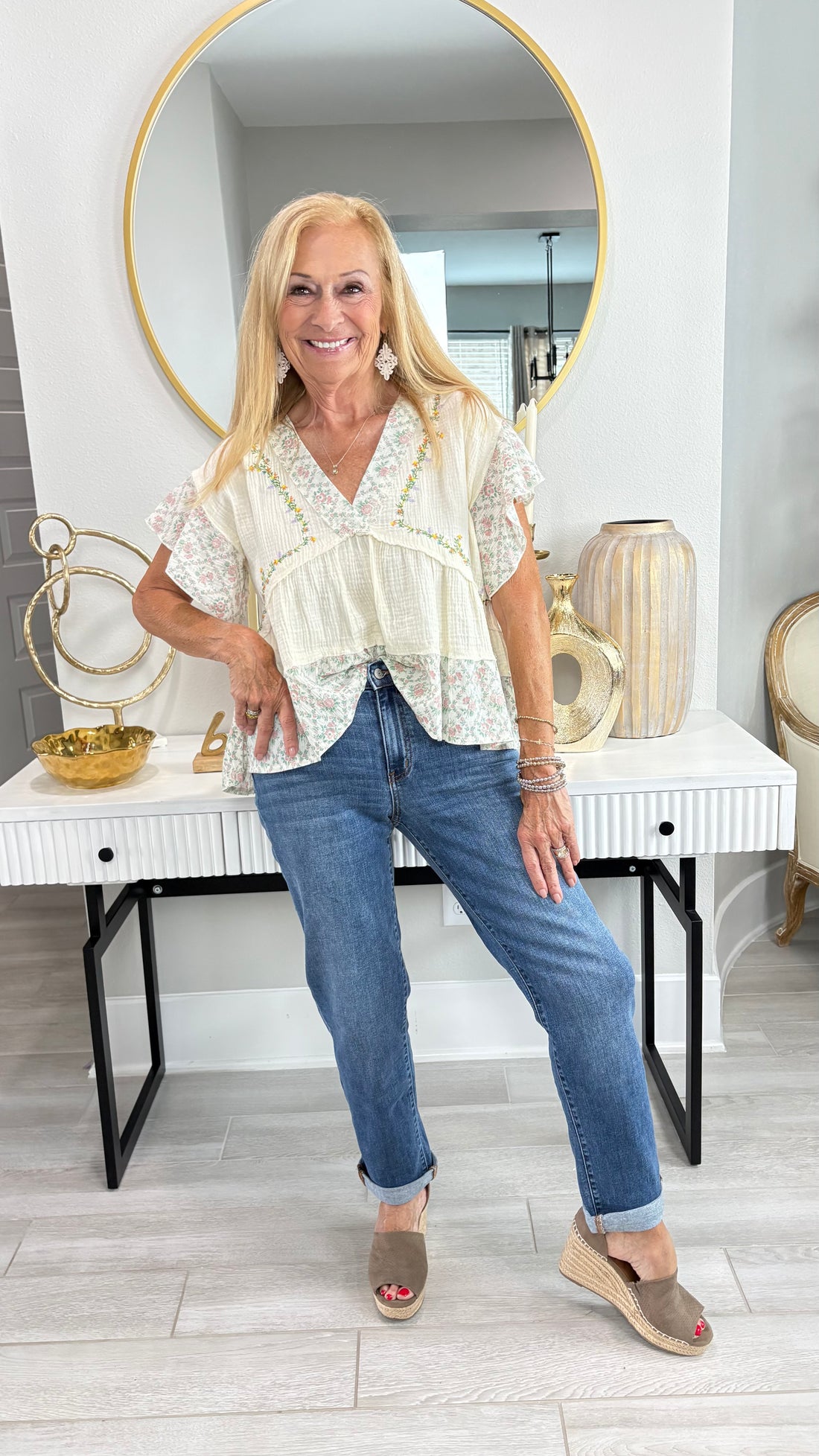 V-Neck Short Sleeve Embroidery Woven Top