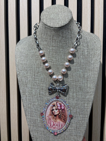 Gypsy South Dolly's Southern Glam Pearl Necklace