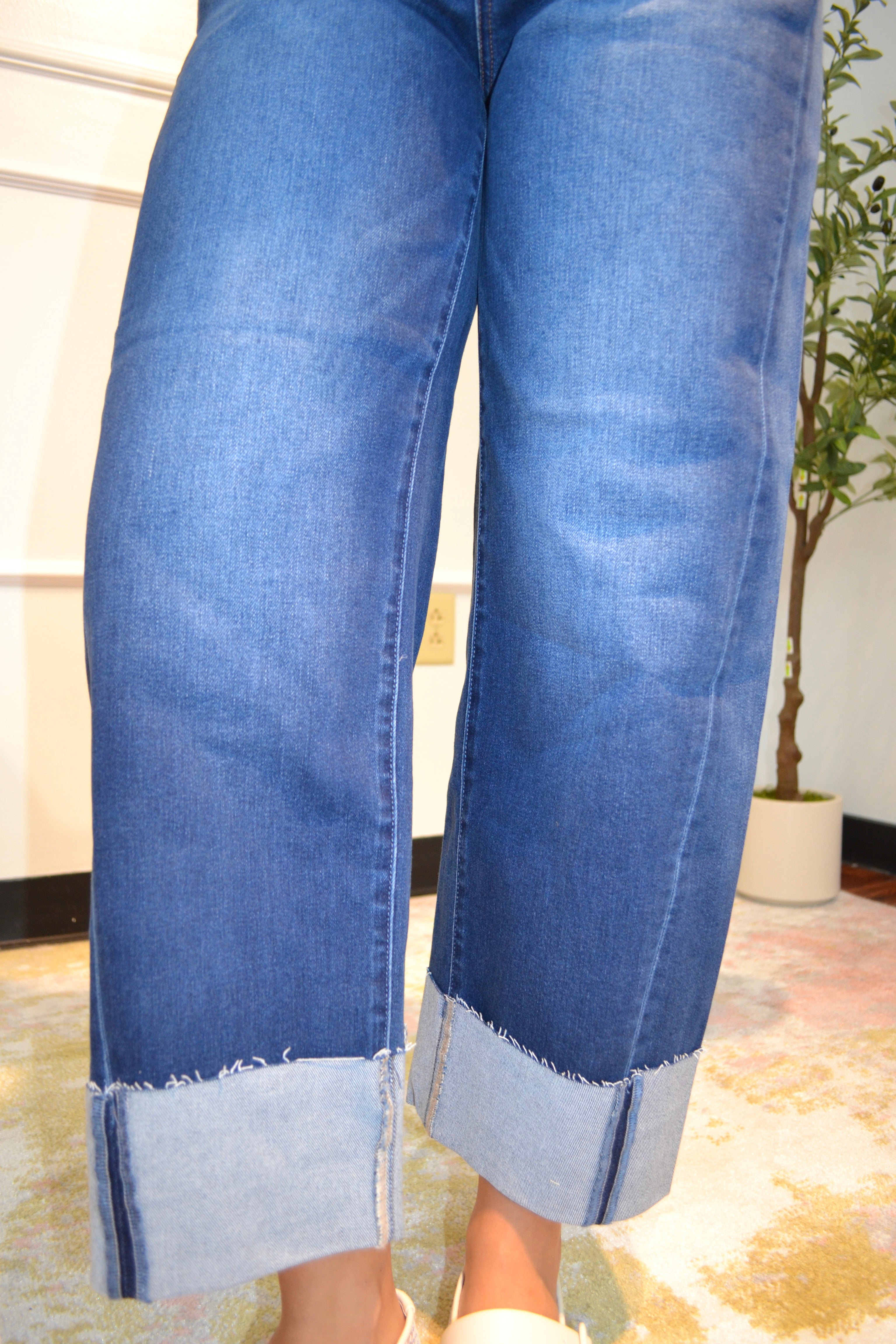 Cuffed denim risen jeans perfect for everyday wear 