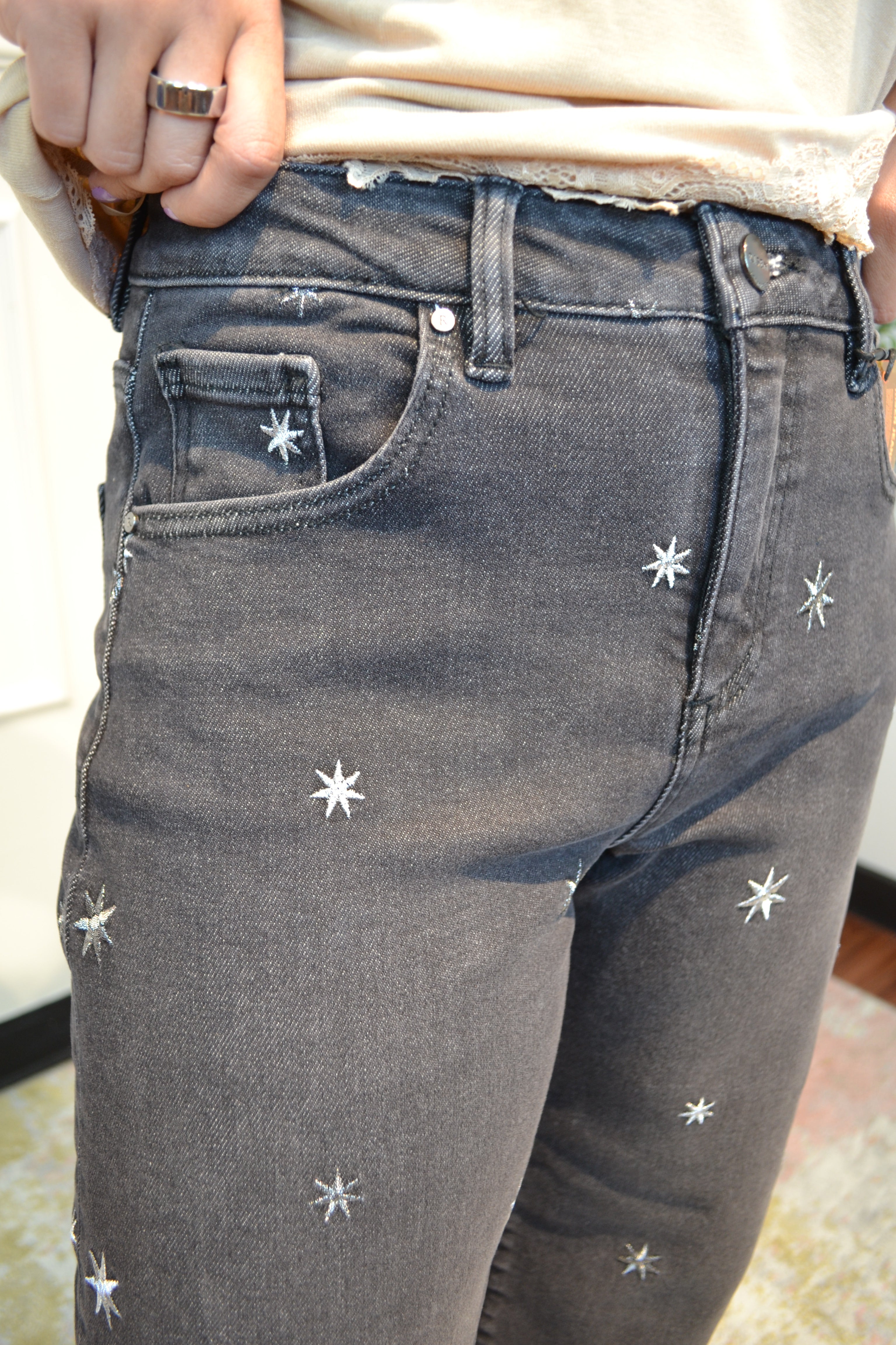Risen Slouchy Crop Barrel Star Embroidery Jeans
