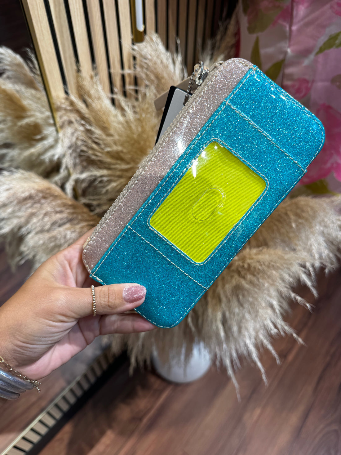 Lumi Card Organizer By Consuela