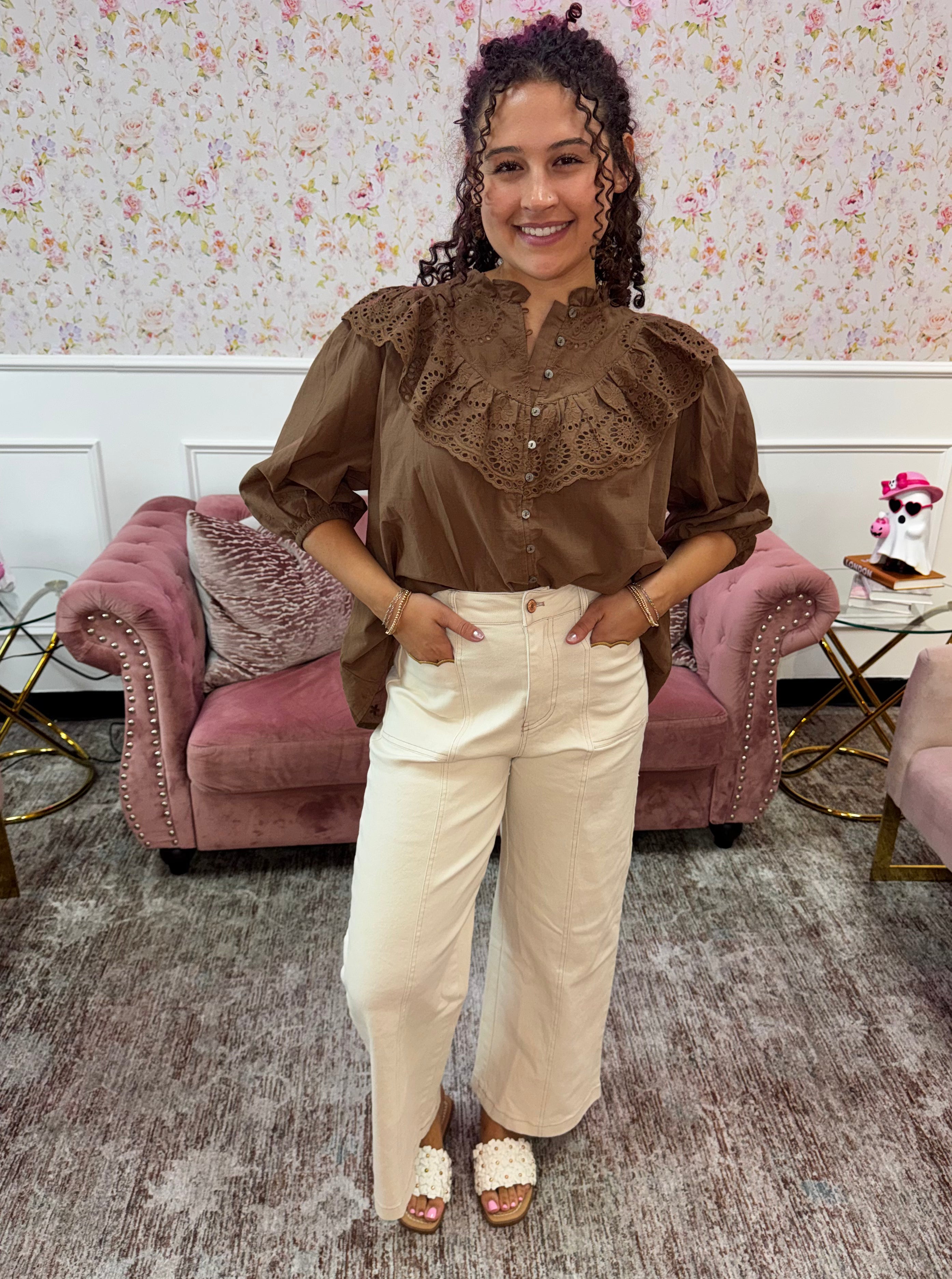 Ivory Wide Leg Pant with Taupe Scallop Pocket By Entro