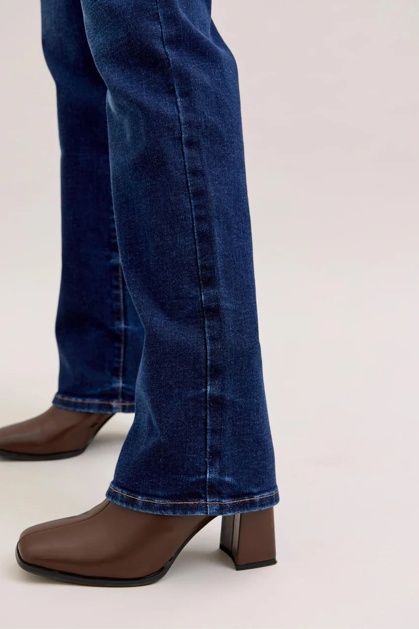 Judy Blue Mid Rise Dark Straight Jeans