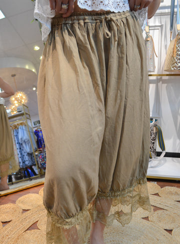 Lace & Linen Dream Bloomer Pants By Blue B