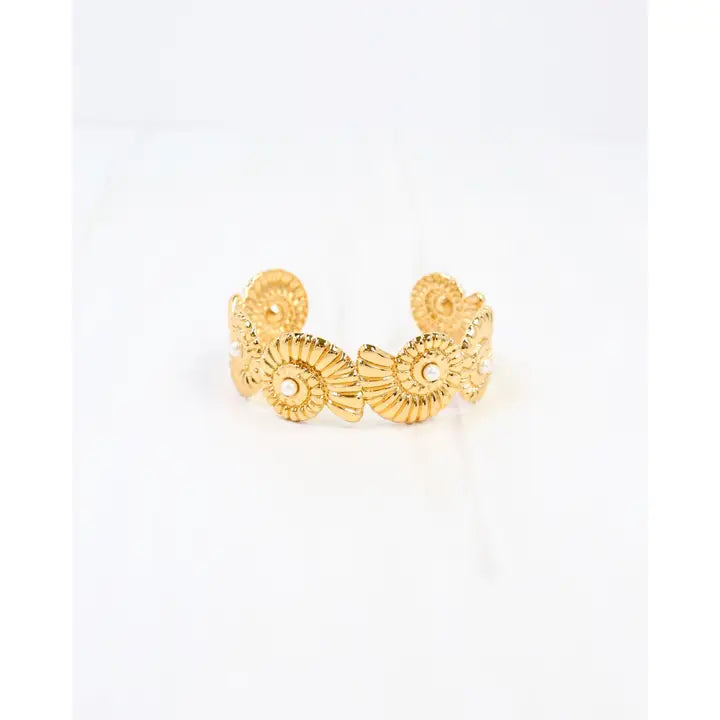 Holly Springs Shell Bracelet Gold By Caroline Hill