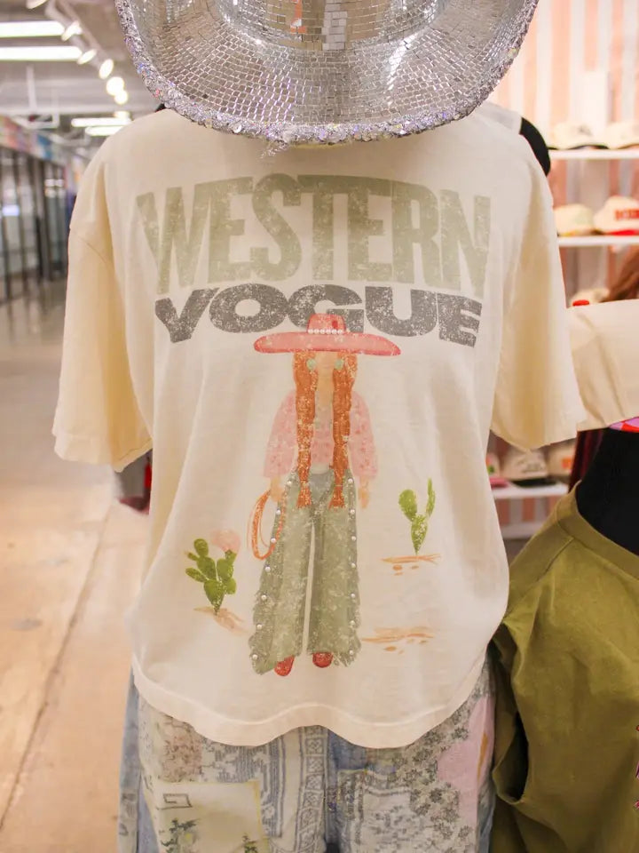 Oversized tee with pearls and a cowgirl