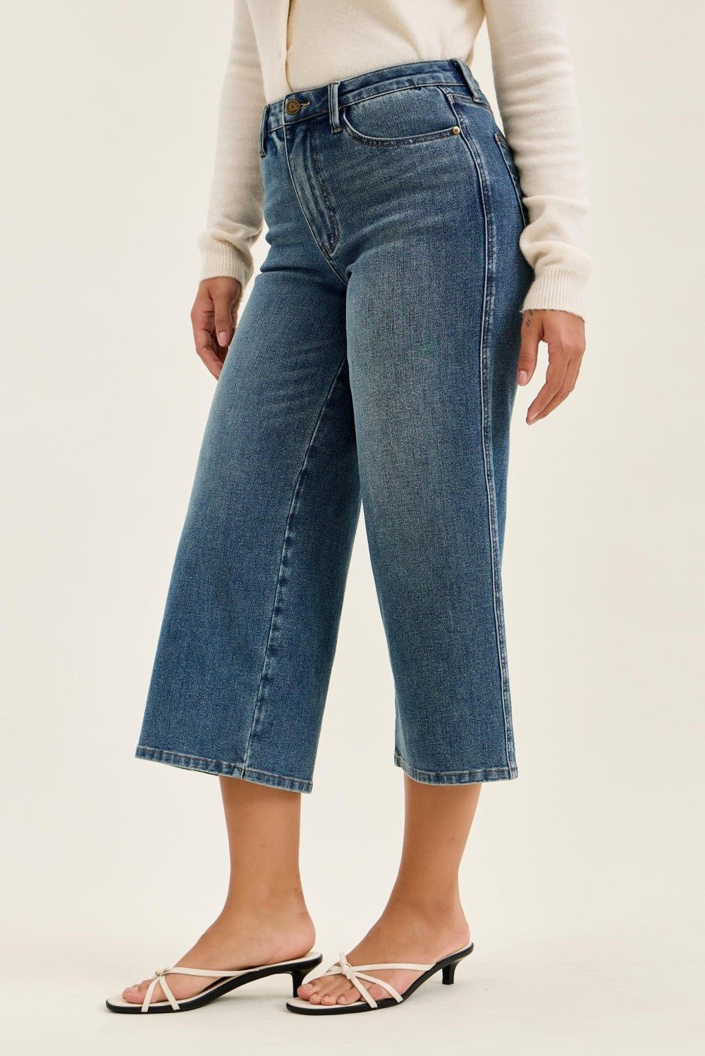 Judy Blue HW Dottie Wide Crop Jeans – MD Quarry Fade 881186