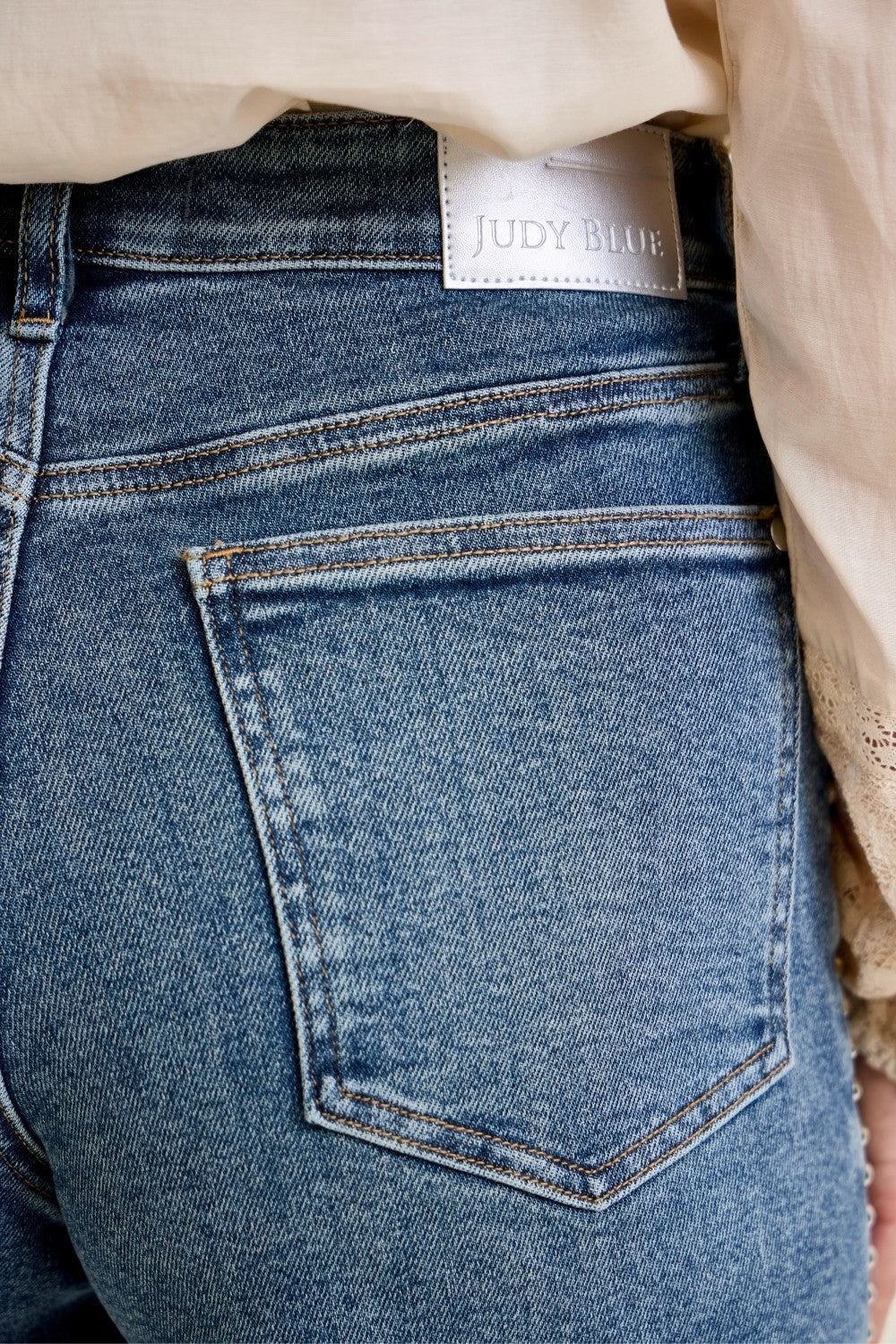 Judy Blue Cut off Short W/ Dome Studded 150390