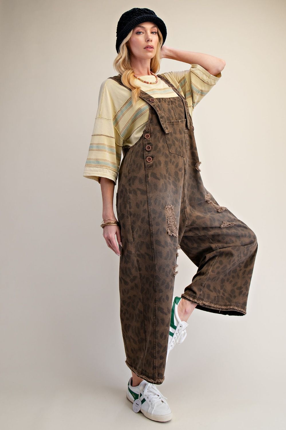 Oversized leopard overalls with adjustable straps 