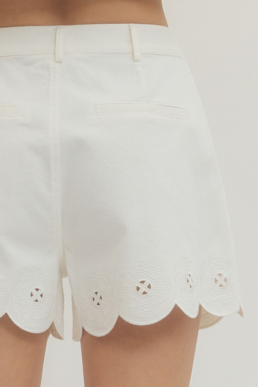 DG Soft Off-White Shorts By Entro