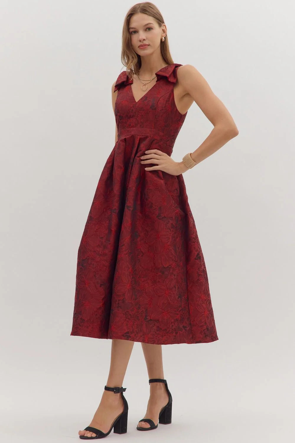R/D Red Floral Jacquard Sleeveless Midi Dress By Entro