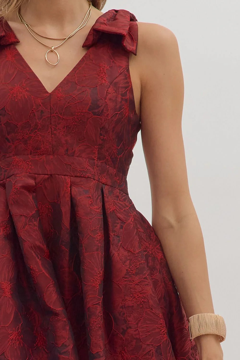 R/D Red Floral Jacquard Sleeveless Midi Dress By Entro