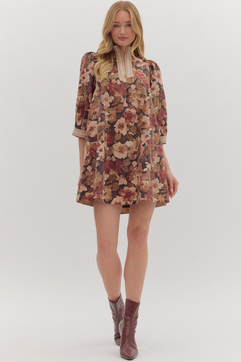 Patch Pocket Floral Print Mini Dress By Entro