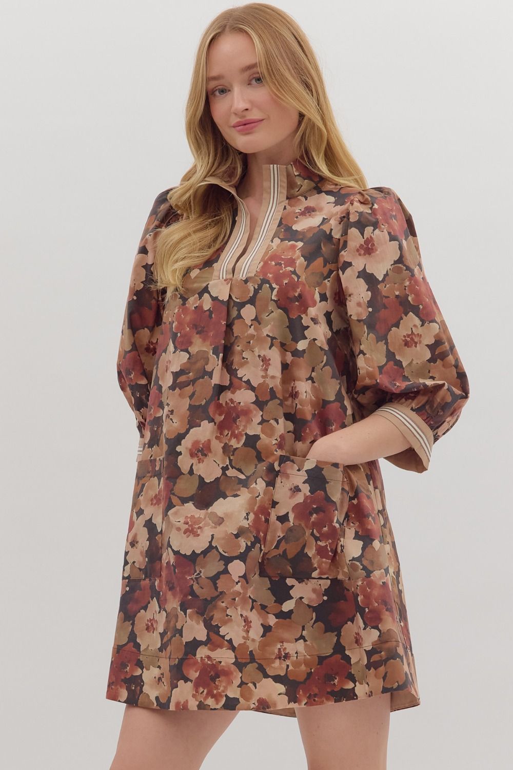 Patch Pocket Floral Print Mini Dress By Entro