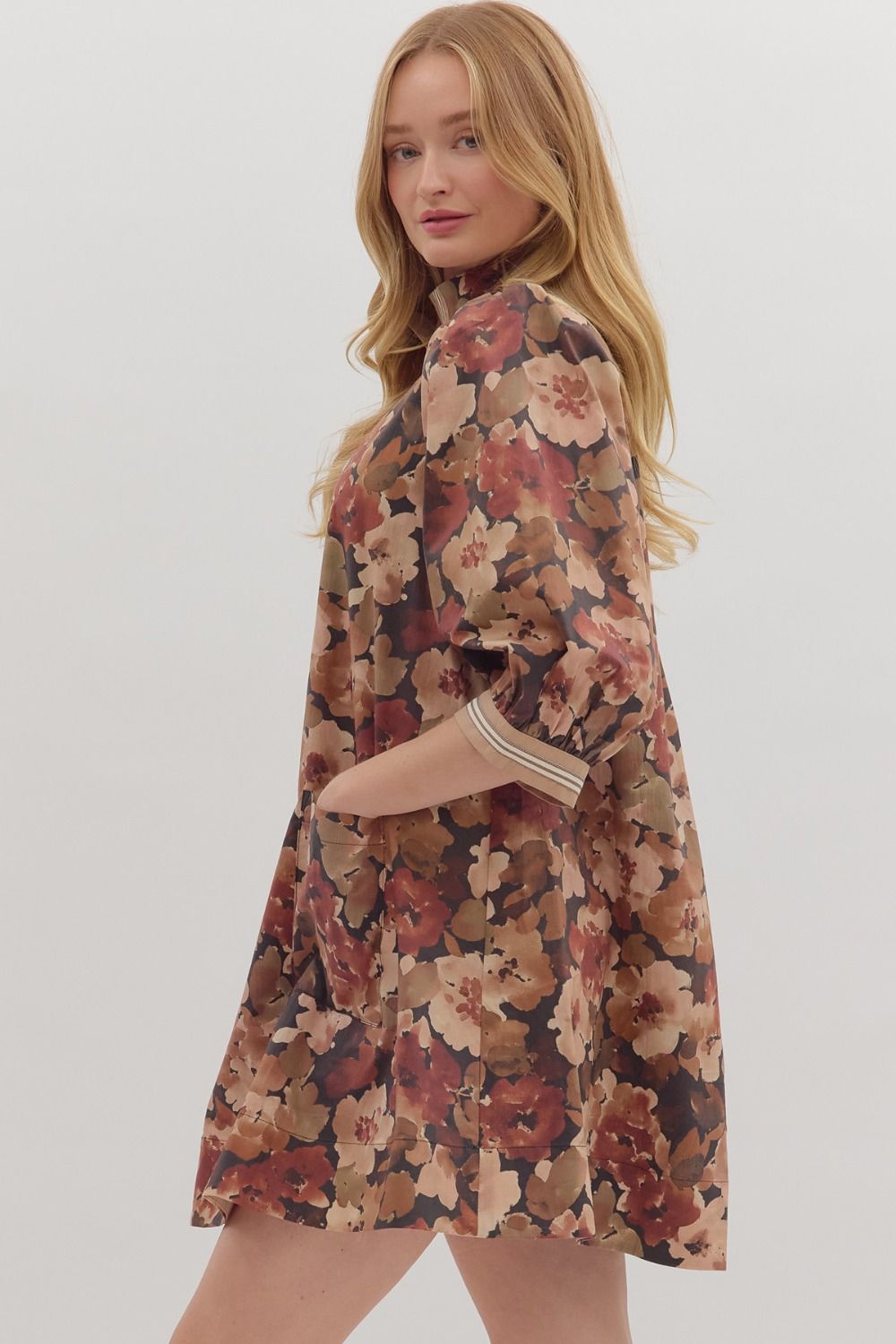 Patch Pocket Floral Print Mini Dress By Entro