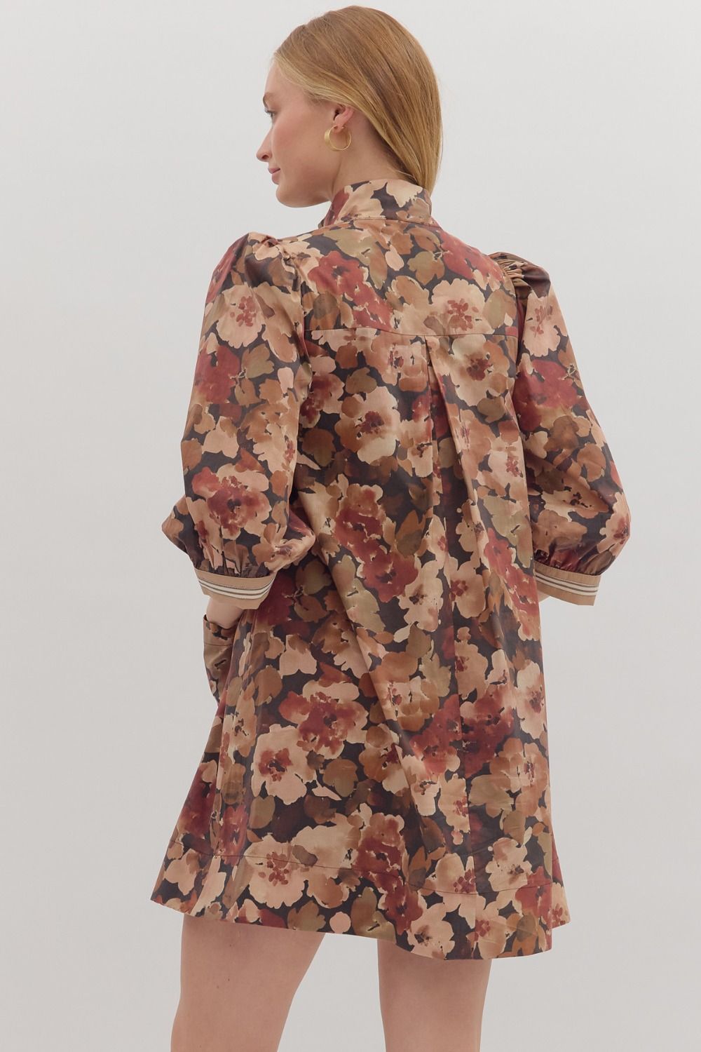 Patch Pocket Floral Print Mini Dress By Entro