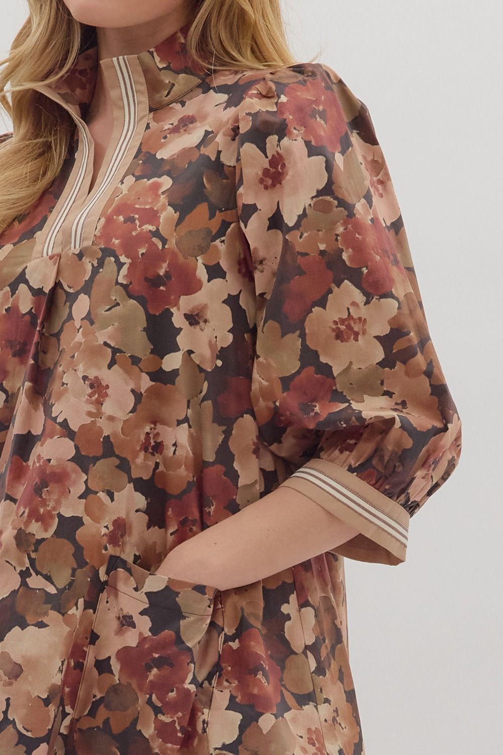 Patch Pocket Floral Print Mini Dress By Entro