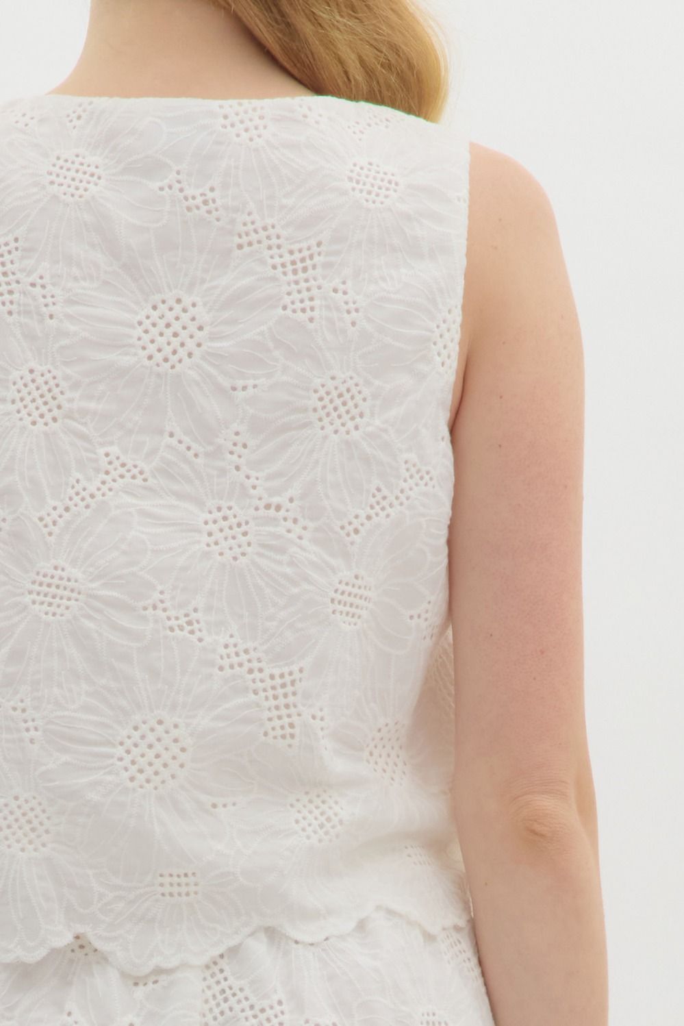 The Ivory Romance Top By Entro