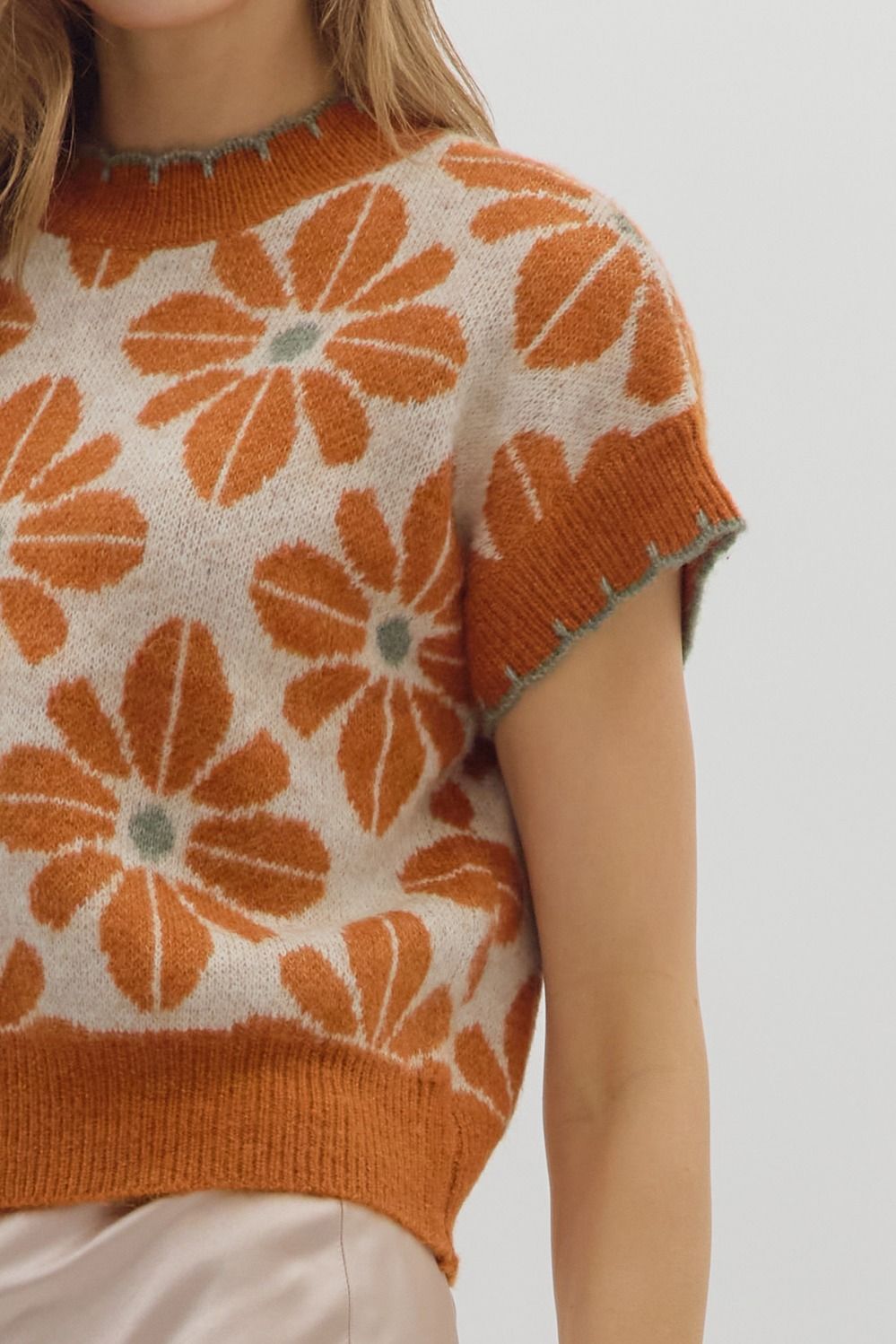 Floral Pattern Cropped Pullover Sweater Top By Entro
